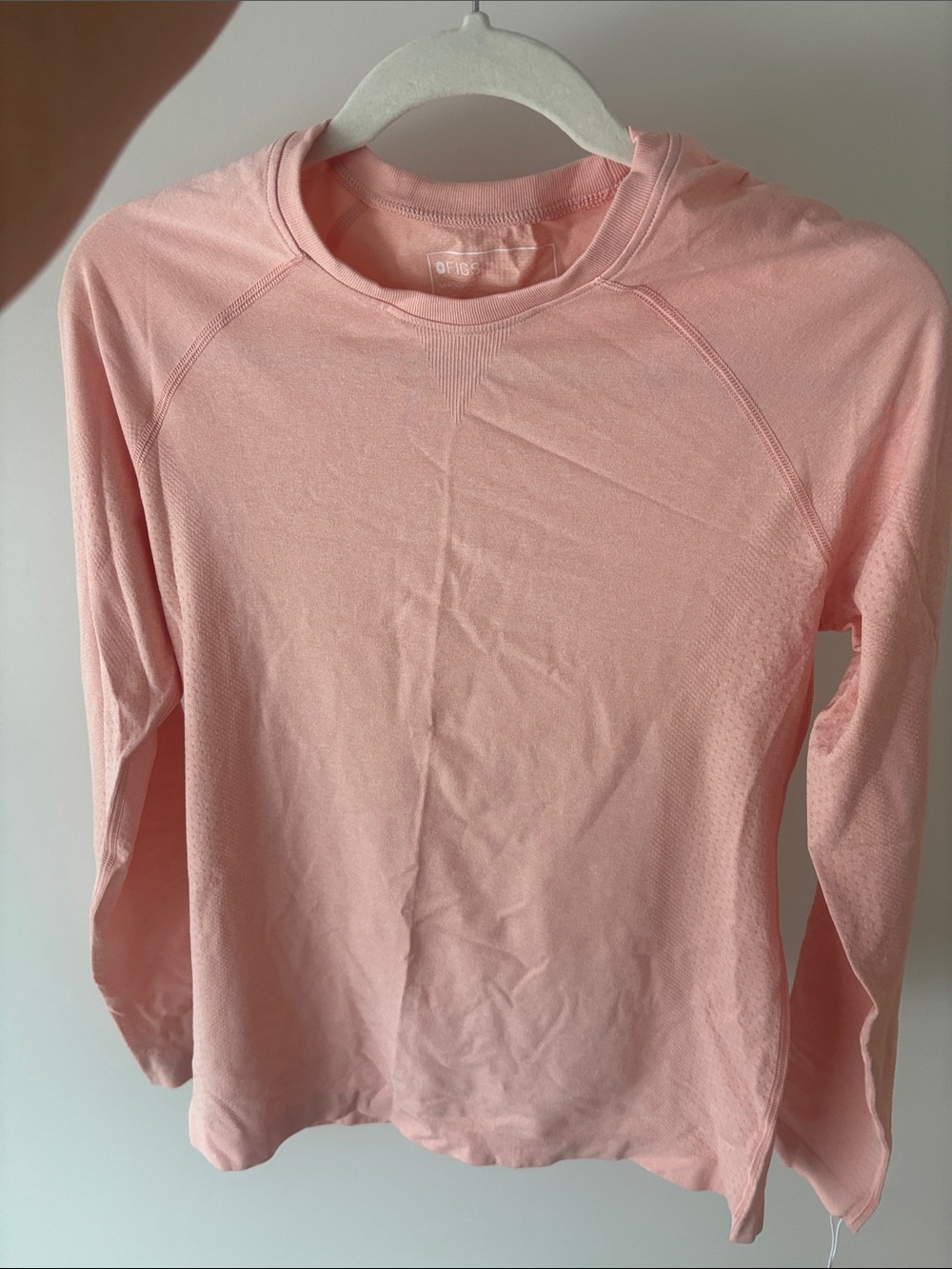 FigsLong Sleeve Crewneck Top in Light Pink NEW